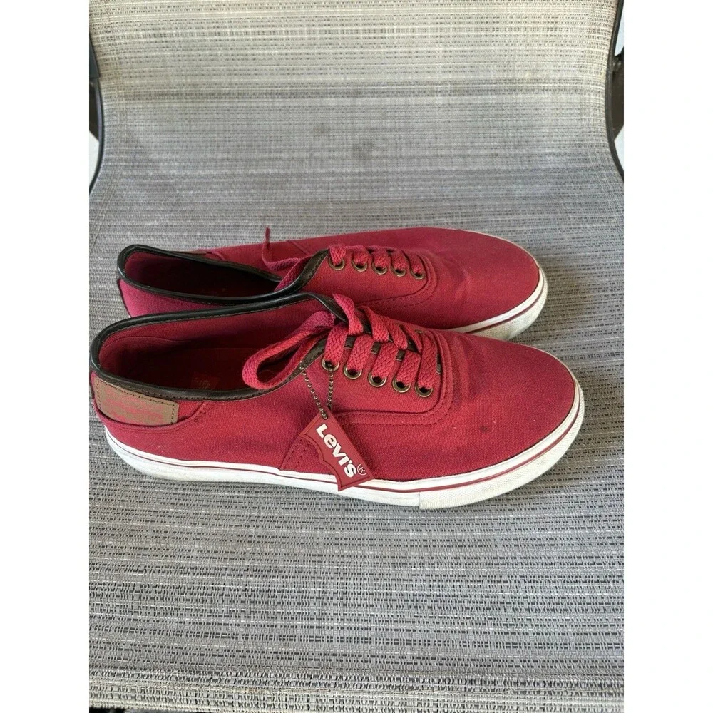 Levi’s Men’s Red Canvas Sneakers Low-Top Lace-Up Shoes Size 7.5 US‎